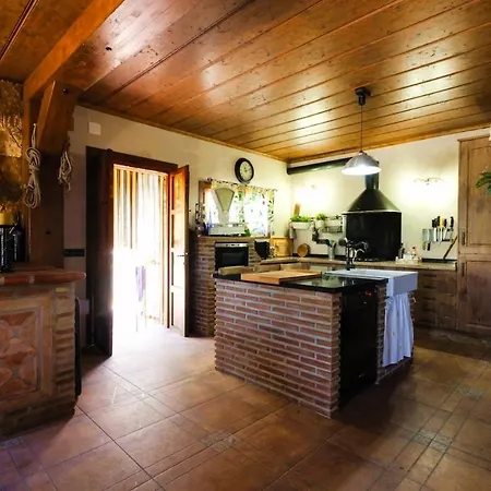 Holiday home Con Barbacoa Y Piscina Riogordo