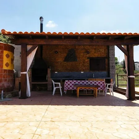 Con Barbacoa Y Piscina *